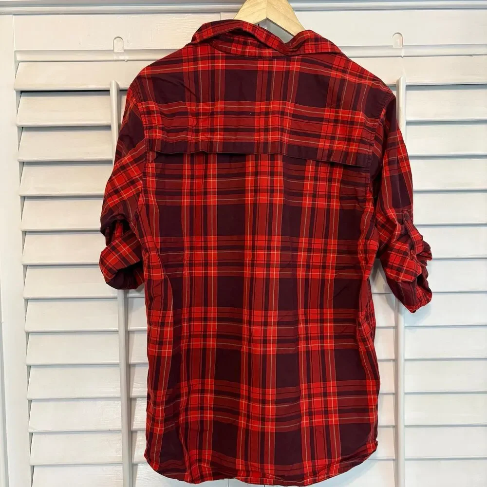 The North Face Red And‎ Burgundy Plaid Button Down Shirt Size Medium